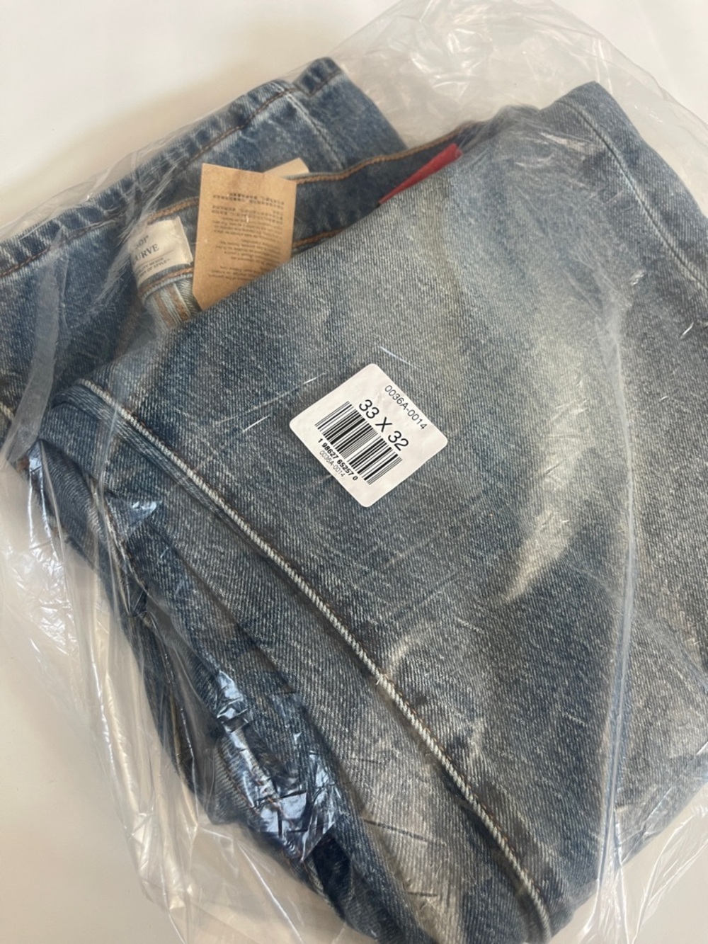 Levi's 501 curve 33x32- Light- med Blue
Women’s stretch - Picture 4 of 5